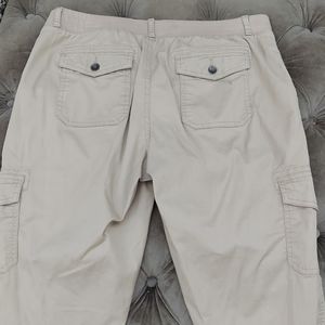 Sonoma women's pants, size 8, beige color